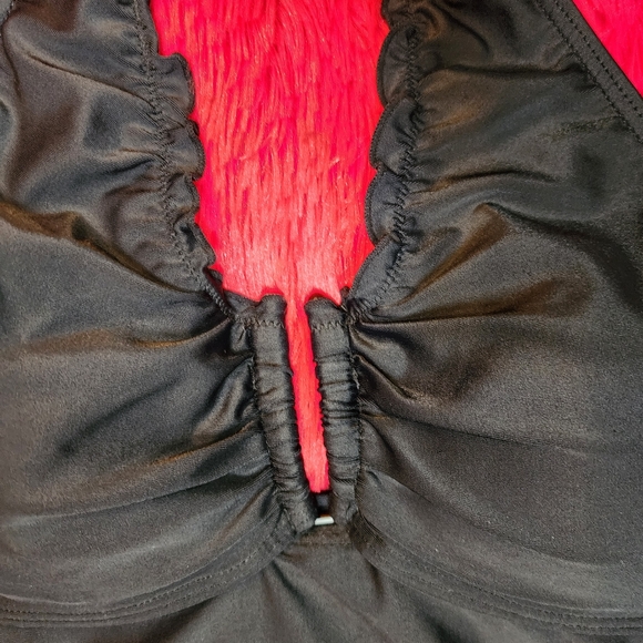 Black Bust Enhancer Halter Style Tankini Top Women's Size 14 (runs small) - Picture 4 of 8